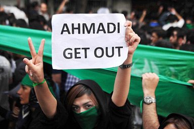 Supporters of defeated reformist presidential candidate Mir Hossein Mousavi demonstrate in Tehran on June 16, 2009.