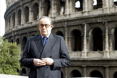 Giulio Andreotti (Toni Servillo)