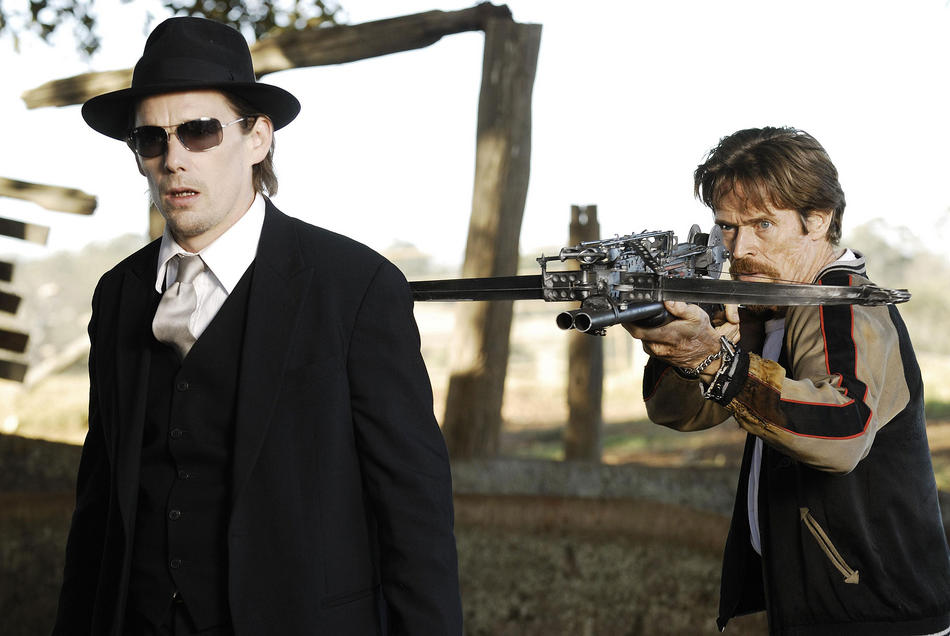 Edward Dalton (Ethan Hawke) and Lionel Cormac (Willem Dafoe)