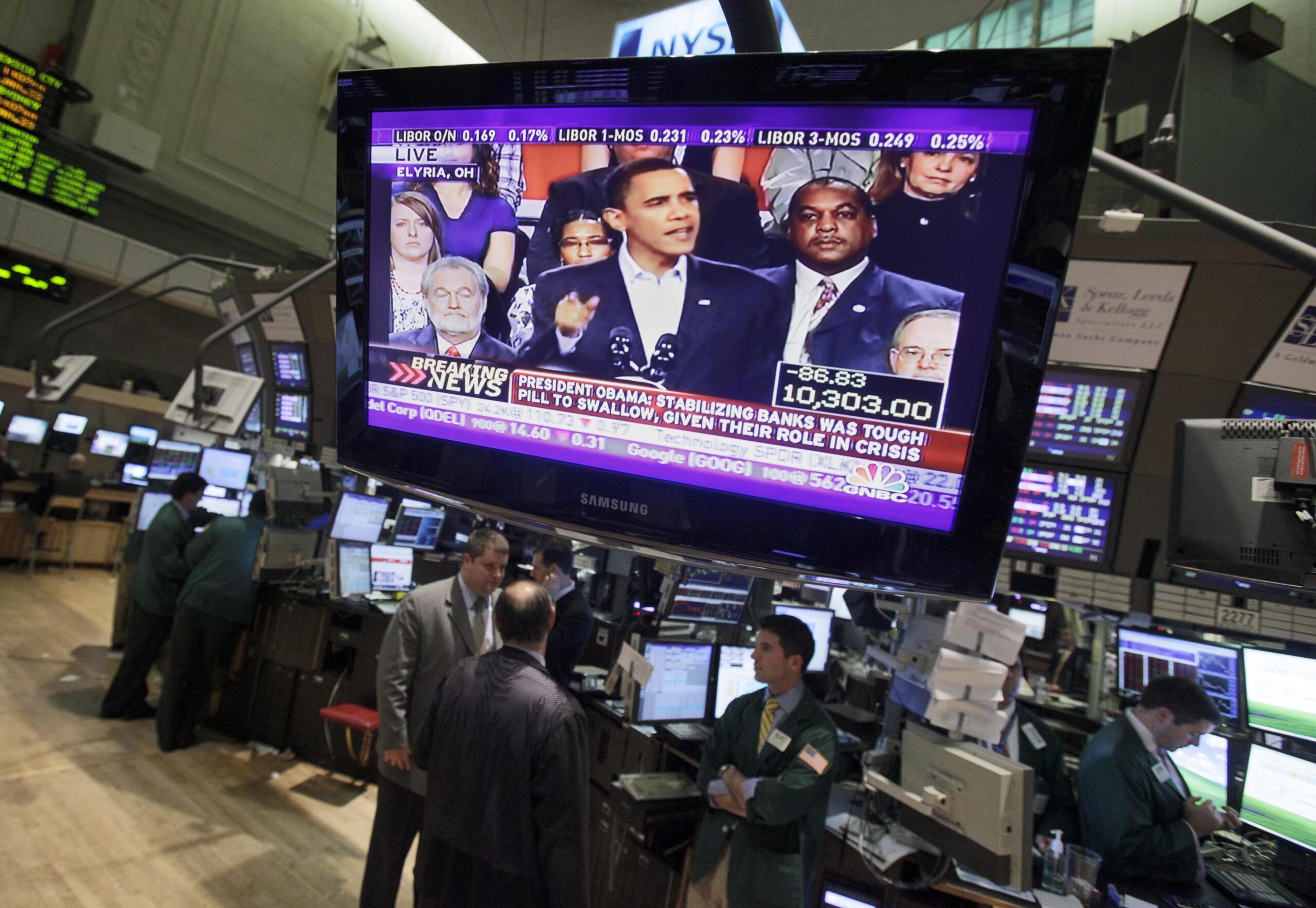on the floor of the New York Stock Exchange Friday, Jan. 22, 2010. (AP Photo/Richard Drew) (Richard Drew)
