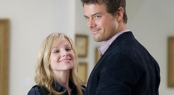 Kristen Bell and Josh Duhamel in "When in Rome."