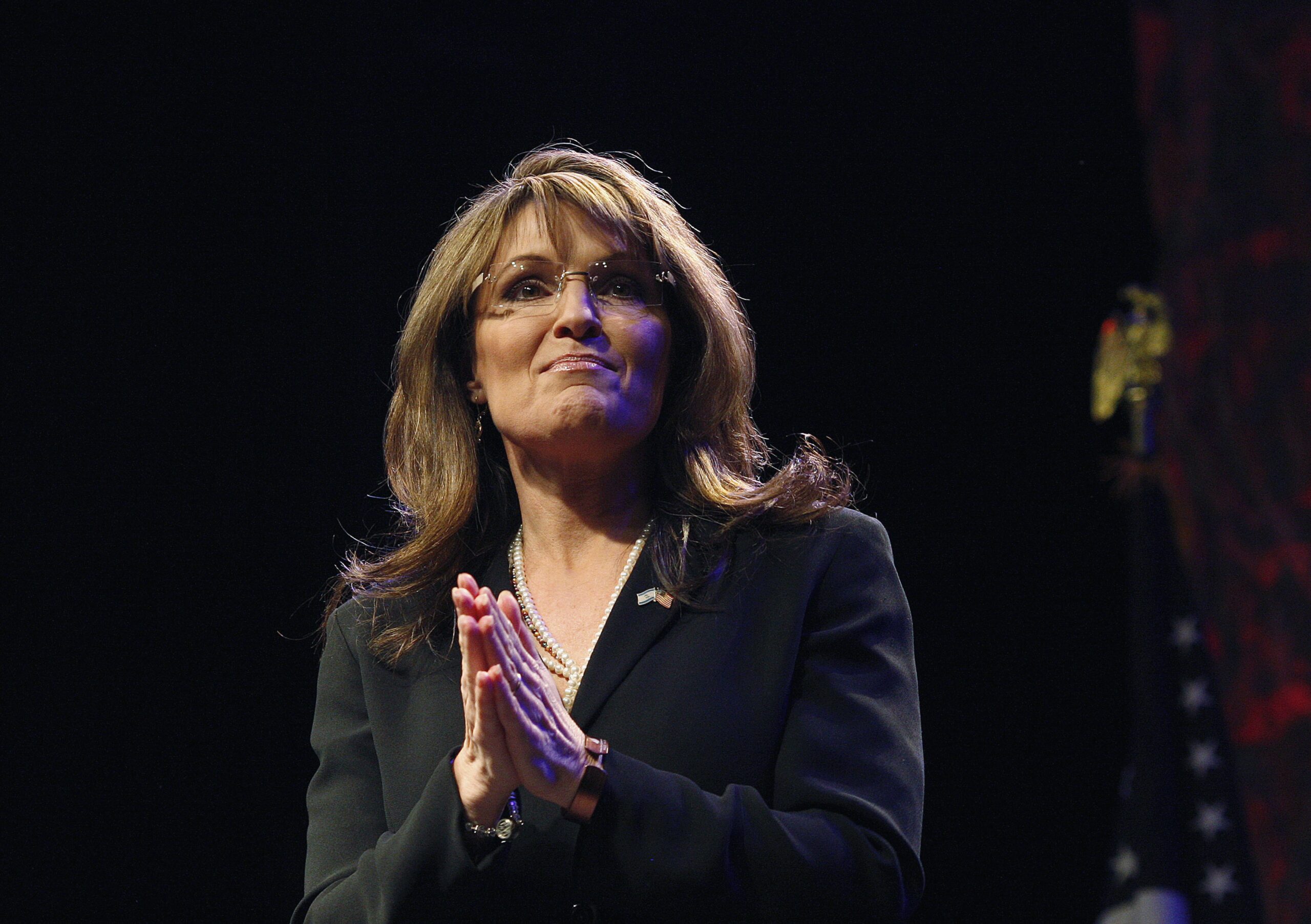 Sarah Palin speaks during the National Tea Party Convention at Gaylord Opryland Hotel in Nashville, Tennessee February 6, 2010. REUTERS/Josh Anderson (UNITED STATES - Tags: POLITICS) (Reuters)