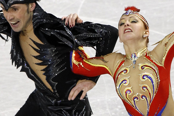 Jana Khokhlova and Sergei Novitski of Russia perform during the Ice Dancing Free Dance competition at the European Figure Skating Championships in Tallinn January 22, 2010.  REUTERS/Grigory Dukor  (ESTONIA - Tags: SPORT FIGURE SKATING) (Â© Grigory Dukor / Reuters)