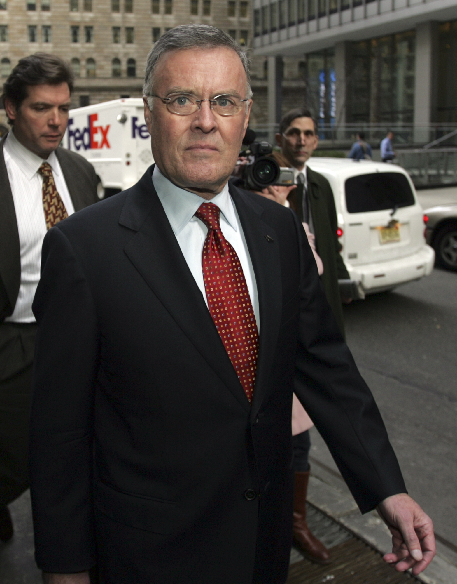 Bank of America Corp.'s CEO Ken Lewis arrives at the building that houses the New York Attorney General Andrew Cuomo's office, Thursday, Feb. 26, 2009 in New York.  (AP Photo/Mary Altaffer) (Mary Altaffer)
