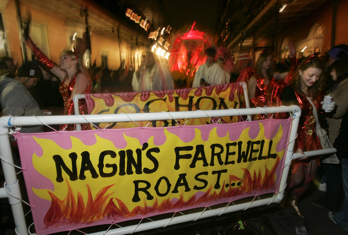 Revelers carry a banner referring to outgoing New Orleans mayor Ray Nagin during the Krewe du Vieux Mardi Gras parade in New Orleans January 30, 2010. The city holds its mayoral primary February 6. REUTERS/Lee Celano (UNITED STATES - Tags: SOCIETY POLITICS) (Â© Lee Celano / Reuters)