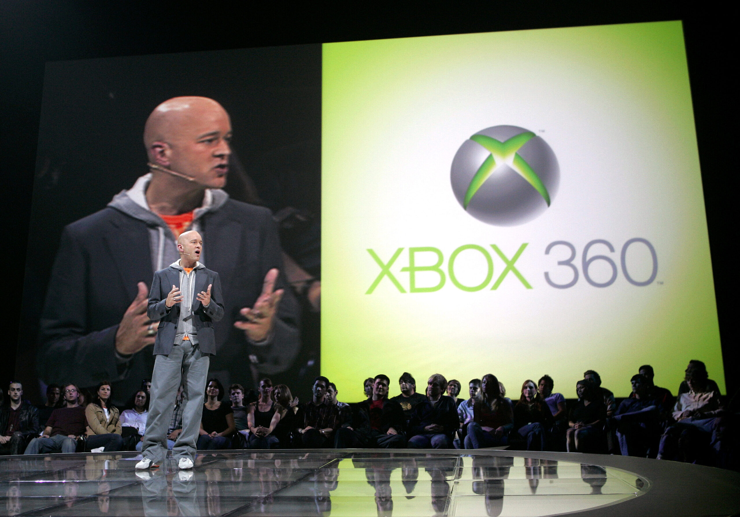 J Allard, the Microsoft corporate vice president overseeing the software development of the new Xbox, speaks about the new XBox 360 during the Xbox 360 E3 kick-off celebration at the Electronics Entertainment Expo at the Shrine Auditorium in Los Angeles May 16, 2005. REUTERS/Robert Galbraith  RG/PN (Reuters)