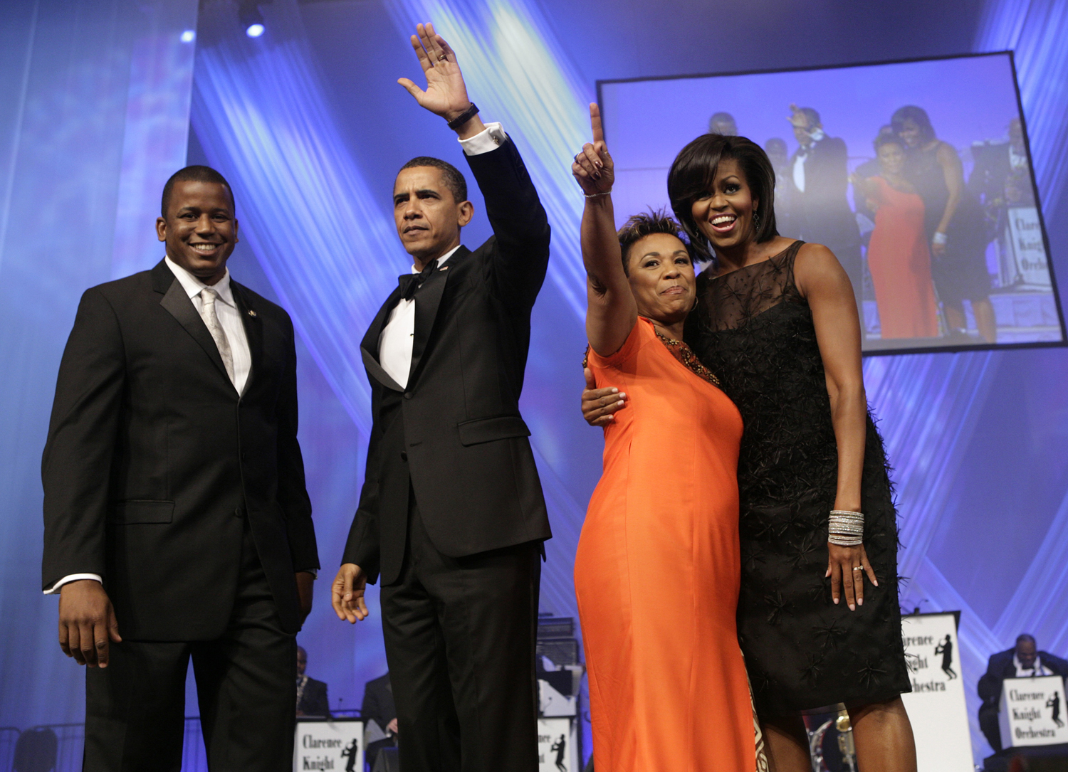 (L-R) Rep. Kendrick Meek (D-FL), chairman of the Congressional Black Caucus Foundation, U.S. President Barack Obama, Rep. Barbara Lee, (D-CA), Congressional Black Caucus Chairman, and first lady Michelle Obama greet the audience at the Congressional Black Caucus Foundation?s Annual Phoenix Awards Dinner in Washington September 26, 2009. REUTERS/Yuri Gripas (UNITED STATES POLITICS) (Â© Yuri Gripas / Reuters)