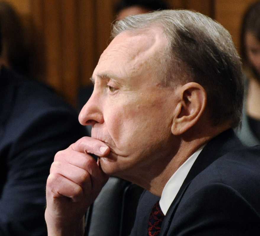 Senator Arlen Specter sits at a Senate Appropriations Committee emergency hearing on the Swine Influenza on Capitol Hill in Washington, April 28, 2009. Specter said on Tuesday he will switch parties, moving Democrats closer to a 60-vote Senate majority that would allow them to break Republican procedural roadblocks.   REUTERS/Jonathan Ernst      (UNITED STATES POLITICS) (Â© Jonathan Ernst / Reuters)
