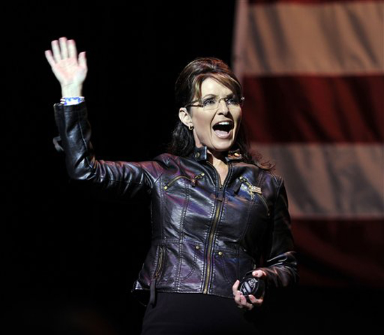 Sarah Palin, the former Republican vice-presidential nominee talks to supporters at an "Evening with Sarah Palin" event on Wednesday, May 12, 2010, in Rosemont, Illinois. (AP Photo/Jim Prisching) (Jim Prisching)