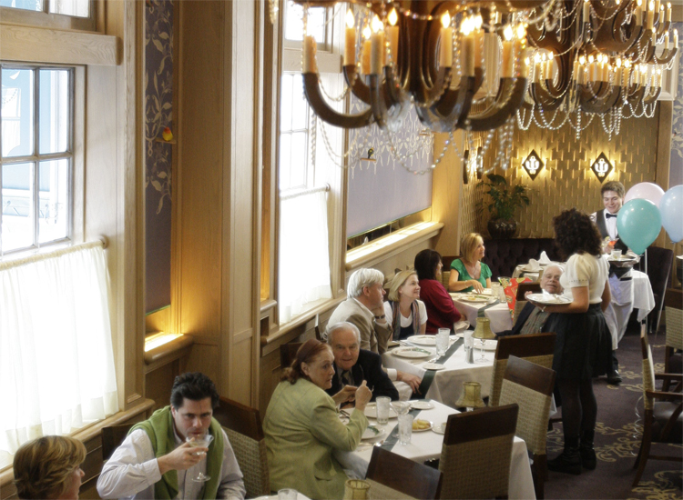 Diners enjoy lunch in the main dining room at Commander's Palace in the Garden District of New Orleans Wednesday, Jan. 7, 2009. (AP Photo/Alex Brandon) (Alex Brandon)