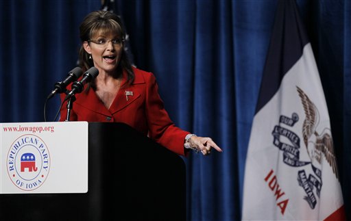 Former Alaska Gov. Sarah Palin speaks during the Republican Party of Iowa's Ronald Reagan Dinner, Friday, Sept. 17, 2010, in Des Moines, Iowa. (AP Photo/Charlie Neibergall) (AP)
