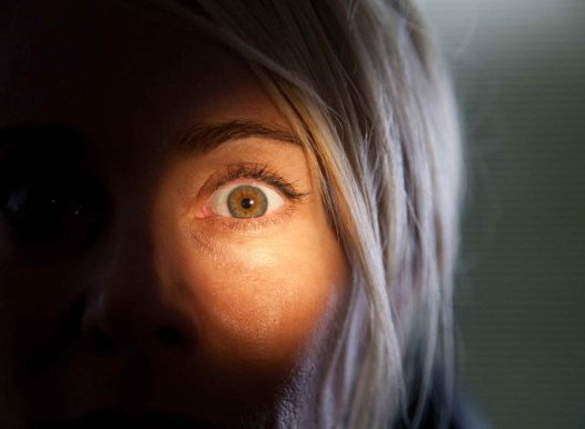 A still from "Julia's Eyes"
