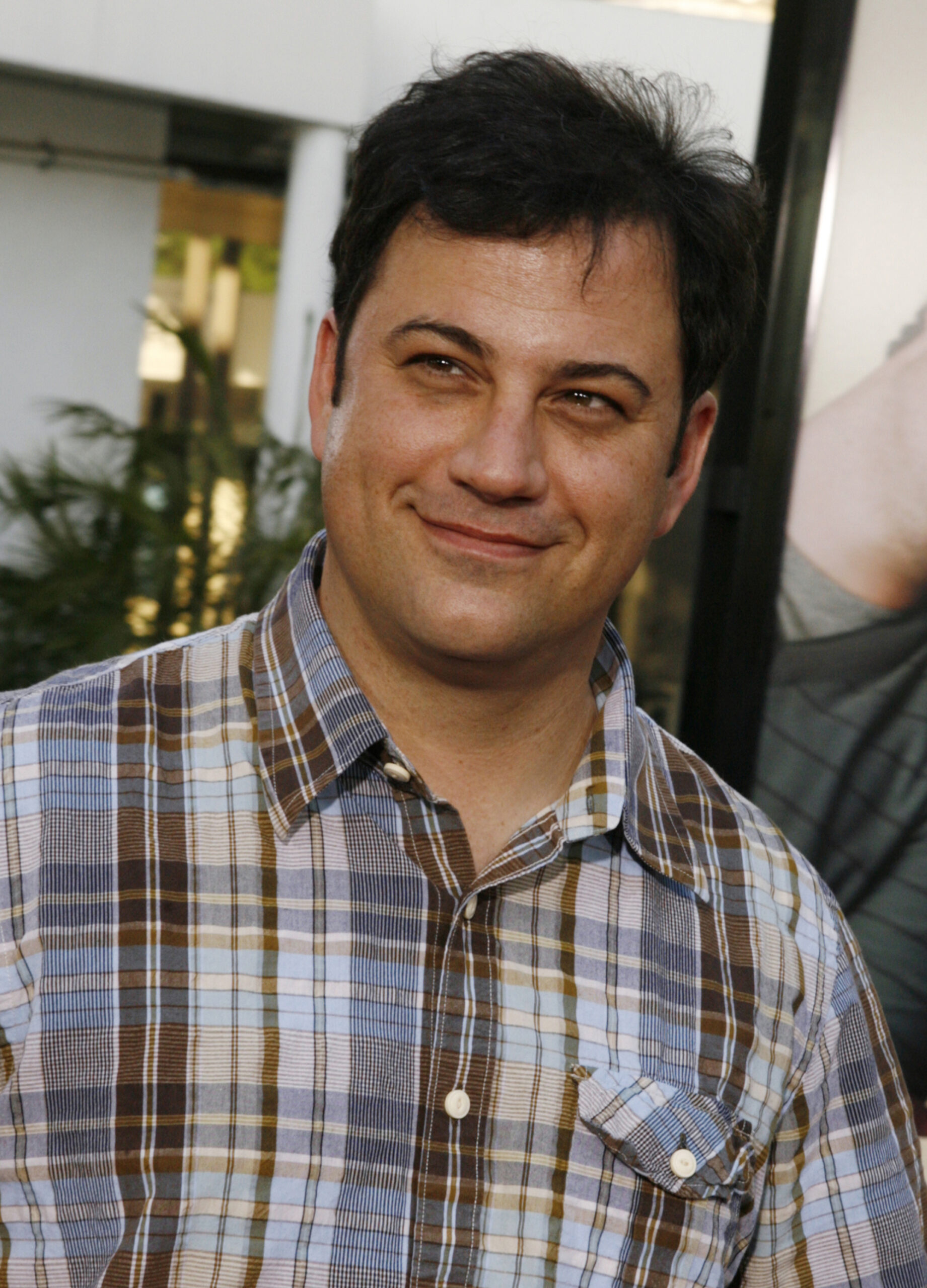 Talk show host Jimmy Kimmel arrives as a guest at the premiere of the new comedy film "Funny People" in Hollywood July 20, 2009. REUTERS/Fred Prouser (UNITED STATES ENTERTAINMENT HEADSHOT) (Â© Fred Prouser / Reuters)