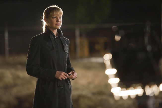 Olivia (Anna Torv) unearths clues to a case