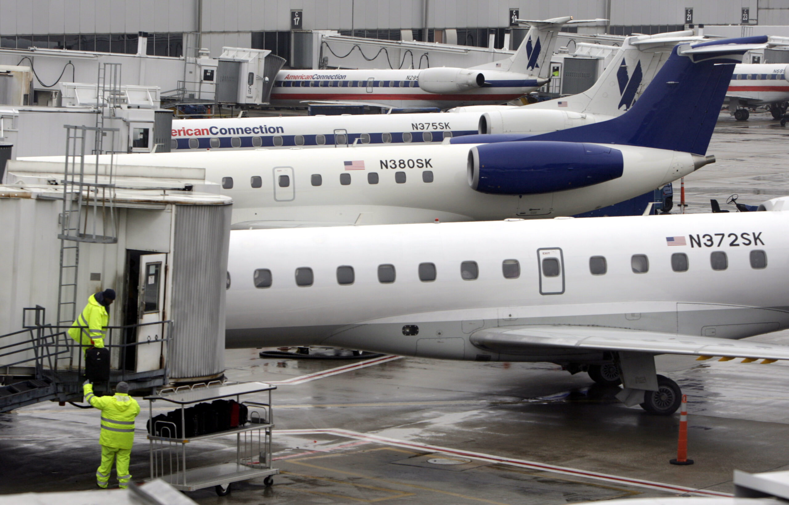 **PLEASE FORWARD TO BUSINESS PHOTO EDITORS GOODMAN AND HATCH FOR UPCOMING STORY BY HARRY WEBER**   are seen at Lambert St. Louis International Airport Tuesday, Oct. 27, 2009, in St. Louis. (AP Photo/Jeff Roberson) (Jeff Roberson)