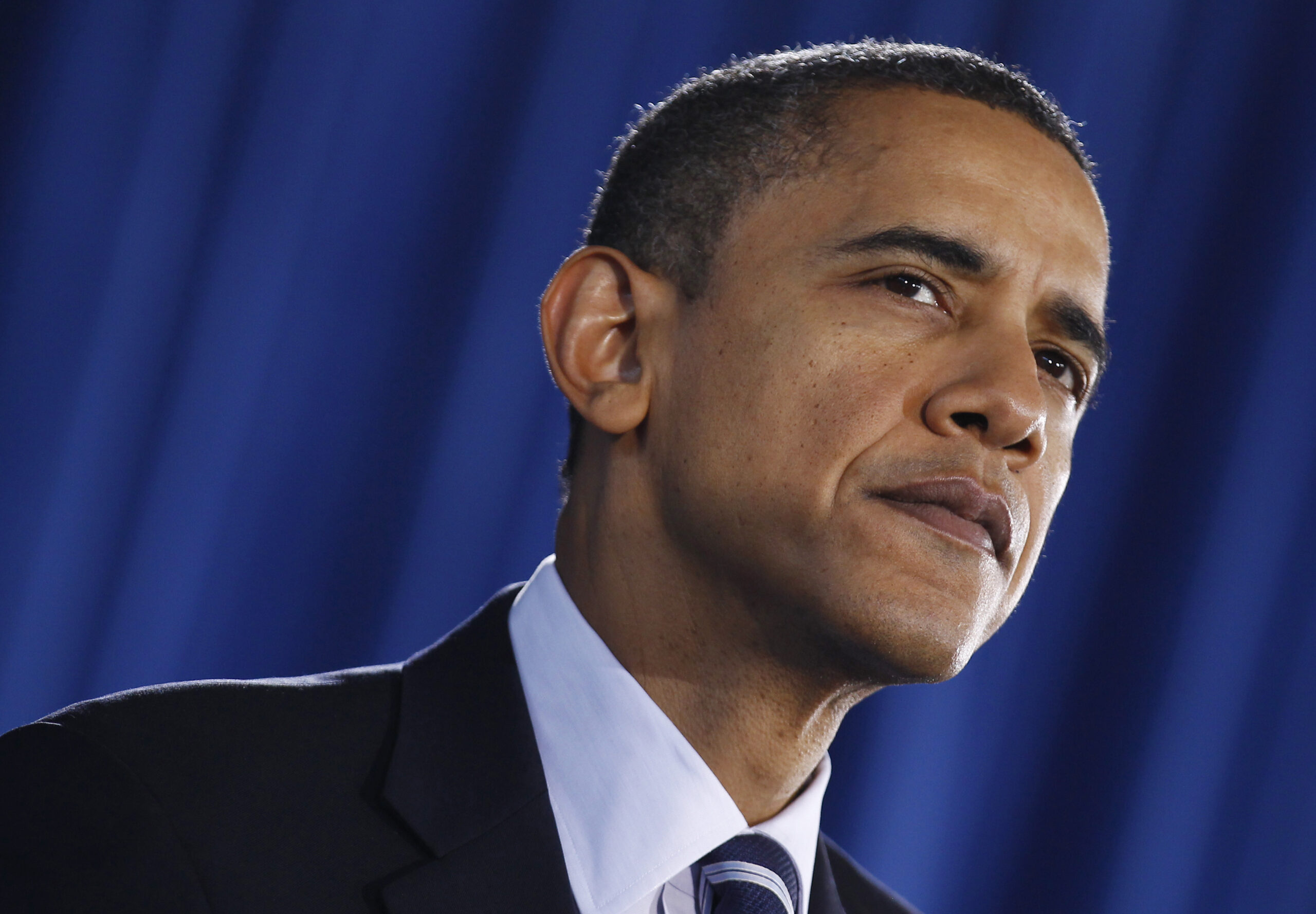 U.S. President Barack Obama speaks to workers at Forsyth Technical Community College in Winston-Salem, North Carolina, December 6, 2010. REUTERS/Jim Young (UNITED STATES - Tags: POLITICS) (Reuters)