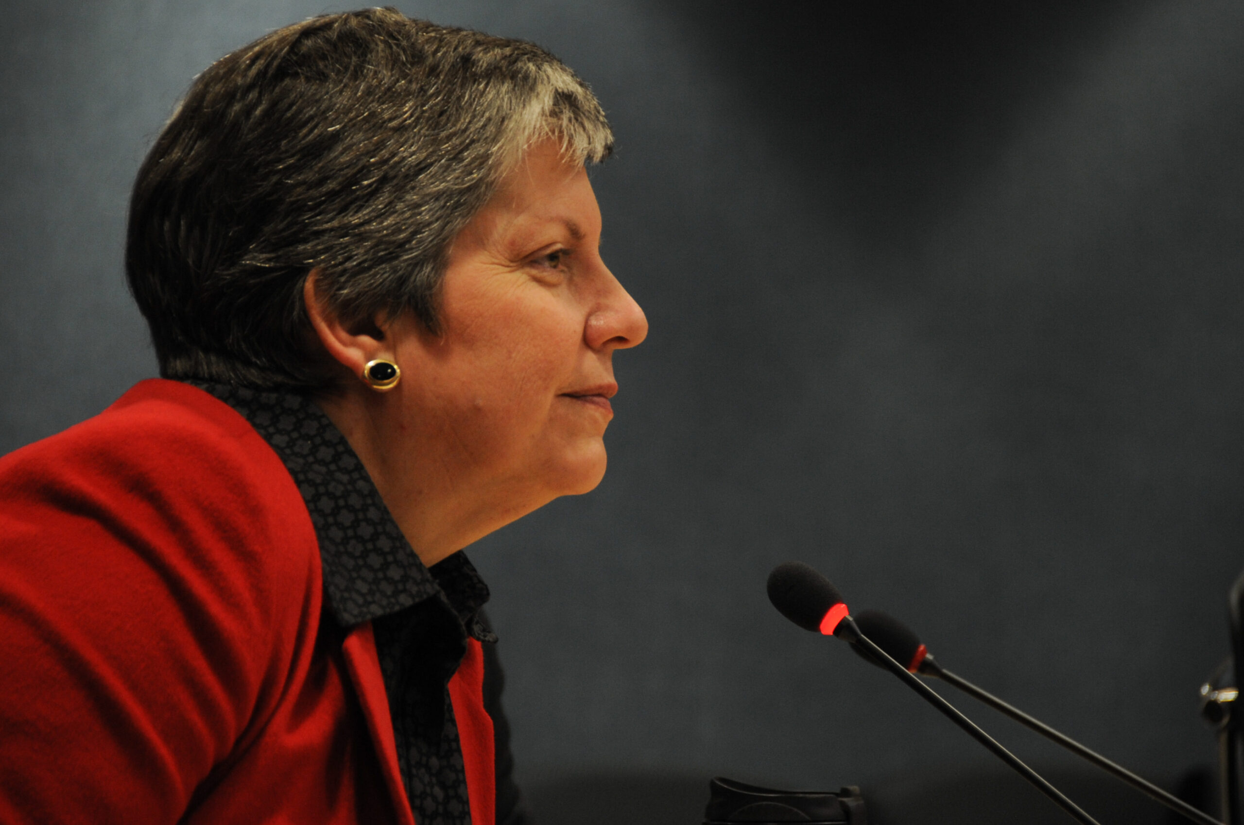 Washington, DC, February 4, 2009 -- DHS Secretary Janet Napolitano visits FEMA Headquarters and meets with FEMA staff.  FEMA/Bill Koplitz