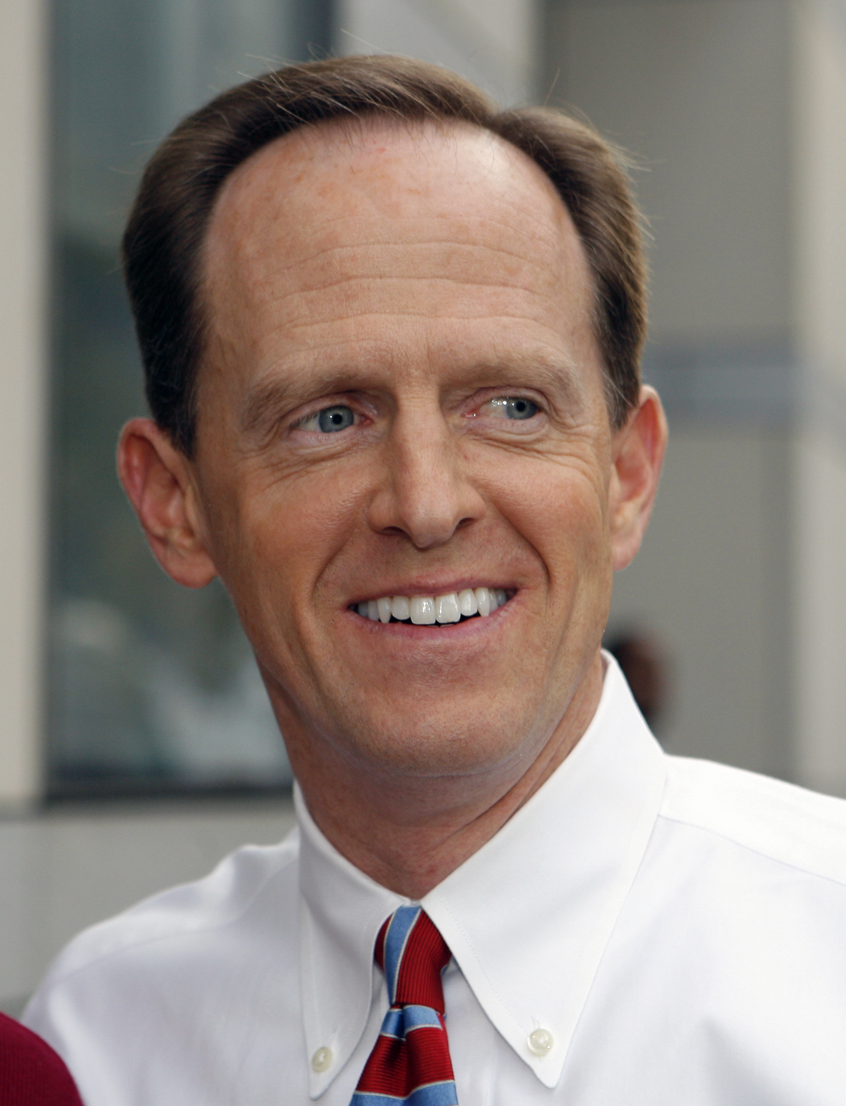 Pennsylvania Republican senatorial candidate Pat Toomey walks to the National Constitution Center for a debate with Democratic Senatorial candidate Congressman Joe Sestak in Philadelphia, Pennsylvania, October 20, 2010. REUTERS/Tim Shaffer (UNITED STATES - Tags: POLITICS ELECTIONS HEADSHOT) (Reuters)