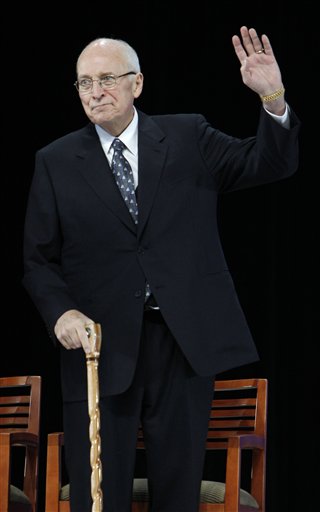 Former Vice President Dick Cheney waves during the groundbreaking ceremony for the President George W. Bush Presidential Center in Dallas, Tuesday, Nov. 16, 2010. (AP Photo/LM Otero) (AP)