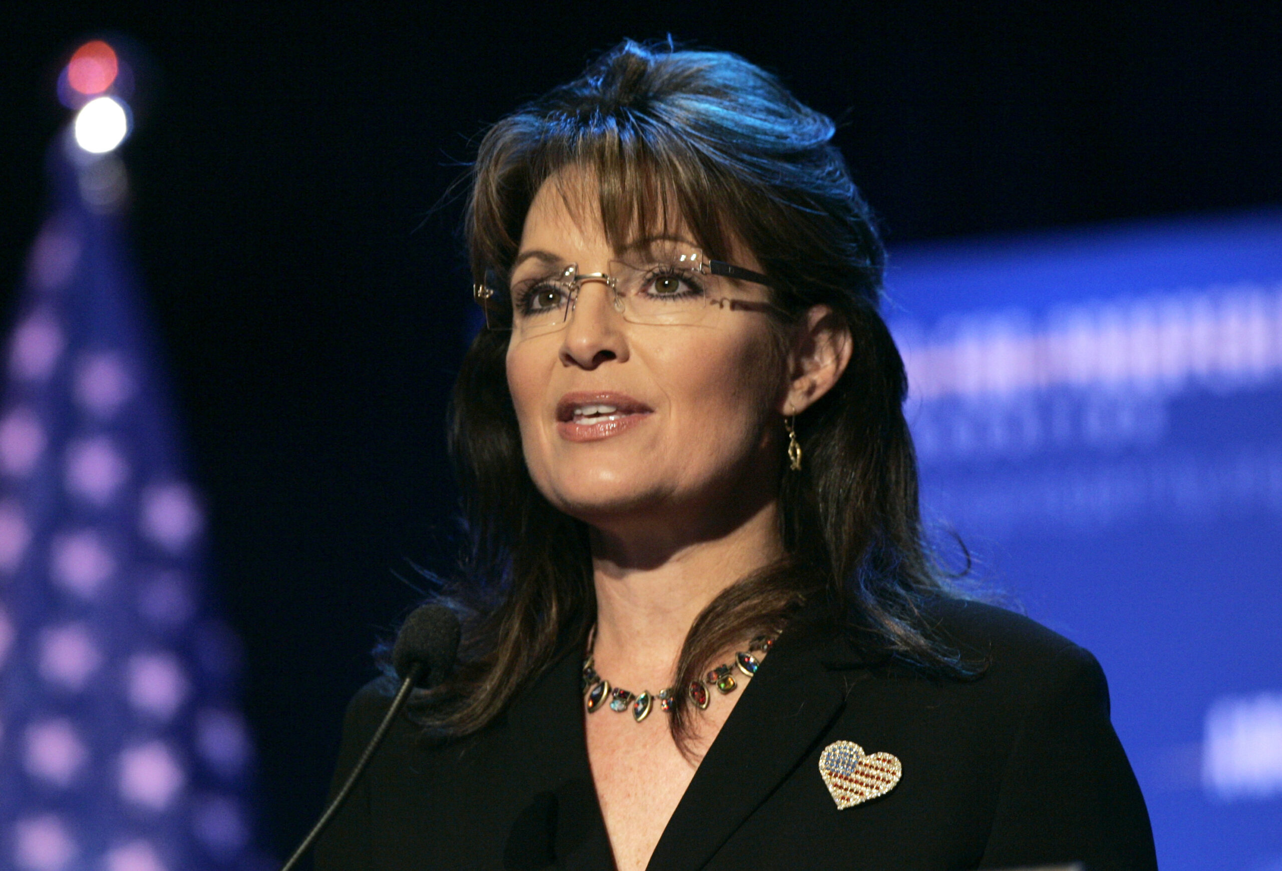 Former Alaska Governor and 2008 Republican Vice Presidential candidate Sarah Palin addresses the audience during the "Americans For Prosperity Foundation Summit" in Clarkston, Michigan May 1, 2010. REUTERS/Rebecca Cook  (UNITED STATES - Tags: POLITICS) (Reuters)