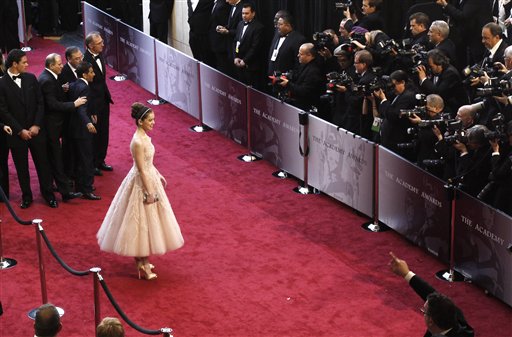 Actress Hailee Steinfeld arrives before the 83rd Academy Awards on Sunday, Feb. 27, 2011, in the Hollywood section of Los Angeles. (AP Photo/Matt Sayles) (AP)