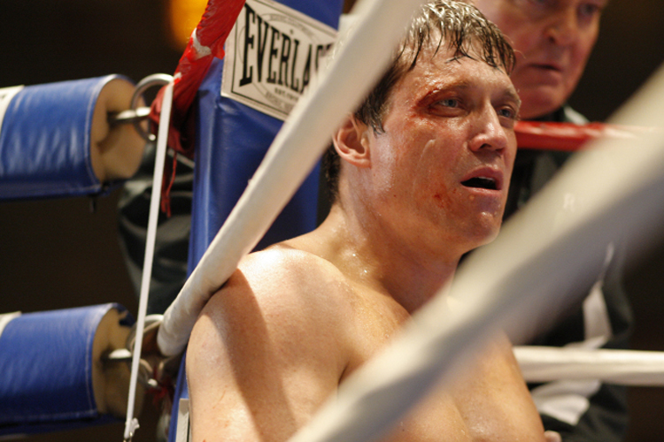 LIGHTS OUT: Holt McCallany in LIGHTS OUT airing Tuesday, Feb. 22 on FX. CR: Will Hart / FX (Will Hart)