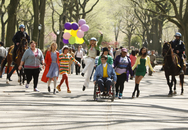 GLEE: The glee club visits New York City for Regionals in the "New York" season finale episode of GLEE airing Tuesday, May 24 (9:00-10 PM ET/PT) on FOX. (Pictured from L-R: Ashley Fink; Dianna Agron; Lea Michele; Heather Morrison; Kevin McHale; Jenna Ushkowitz; Amber Riley, Naya Rivera) Â©2011 Fox Broadcasting Co. Cr: Craig Blankenhorn/FOX