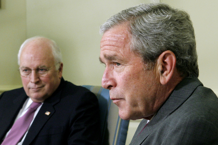 U.S. President George W. Bush (R) and Vice President Dick Cheney sit in the Oval Office at the White House in Washington June 14, 2007.  REUTERS/Jim Young    (UNITED STATES) (Â© Jim Young / Reuters)