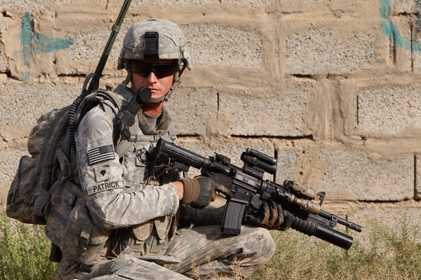 A U.S. soldier takes up a position during a patrol in the city of Kirkuk (Reuters/Saad Shalash)