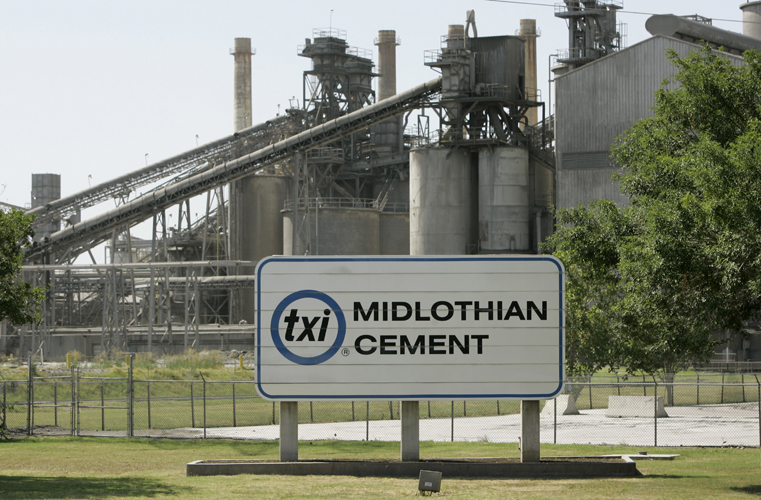 The TXI Midlothian Cement plant in Midlothian, Texas (AP/Tony Gutierrez)