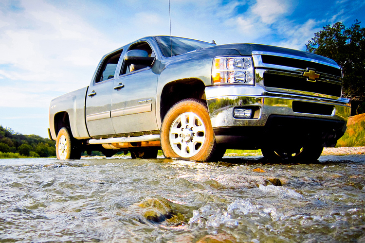 The Chevy Silverado (<span about='http://www.flickr.com/photos/nanpalmero/6166466591/' xmlns:cc='http://creativecommons.org/ns#'><a href='http://www.flickr.com/photos/nanpalmero/6166466591/' rel='cc:attributionURL' target='_blank'>Nan Palmero</a> / <a href='http://creativecommons.org/licenses/by/3.0/' rel='license' target='_blank'>CC BY 3.0</a></span>)