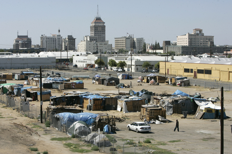 One of three homeless encampments, known as tent city is seen in Fresno, Calif. Fresno,  June 18, 2009 (AP)