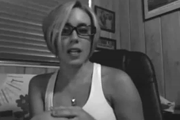 (<a href="http://www.youtube.com/watch?feature=player_embedded&v=pD5iWEhzL8w">Gavonlaessig</a>)