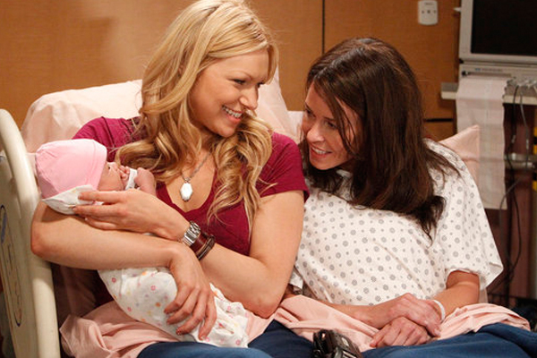 Laura Prepon and Chelsea Handler in "Are You There, Chelsea?"