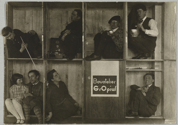 Edmund Collein: (Vorkurs Studierende Bauatelier Gropius, Winter Semester / Preliminary Course Students, Walter Gropius' Studio, Winter Semester), about 1927 - 1928. Gelatin silver print, 2 7/8 x 4 3/16 in. © Ursula Kirsten-Collein, Berlin. (The J. Paul Getty Museum, Los Angeles.)
