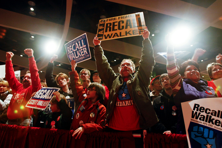 Retired firefighter Jim Cerro takes on Wisconsin Gov. Scott Walker. (AP/Andy Manis)