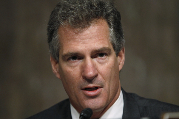 U.S. Senator Scott Brown (Hyungwon Kang / Reuters)