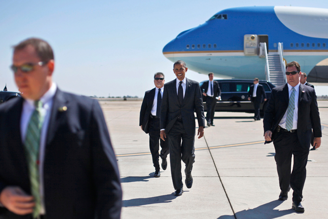 President Obama, surrounded by members of the Secret Service, upon his arrival in San Diego, Sept. 26, 2011. (AP/Pablo Martinez Monsivais)
