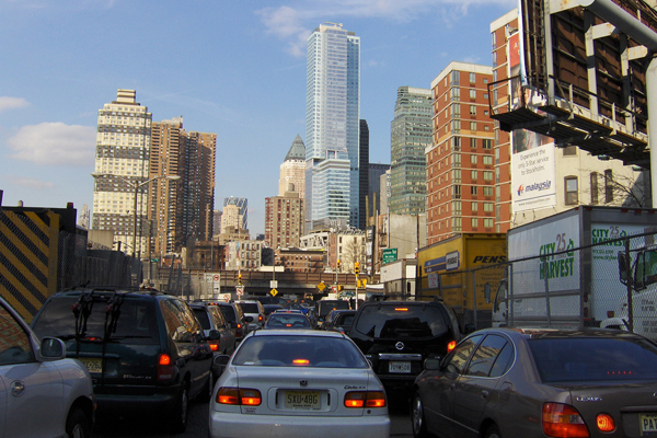 Lincoln Tunnel traffic (<span about='http://www.flickr.com/photos/joeshlabotnik/434565430/' xmlns:cc='http://creativecommons.org/ns#'><a href='http://www.flickr.com/photos/joeshlabotnik/with/434565430/' rel='cc:attributionURL' target='_blank'>Joe Shlabotnick</a> / <a href='http://creativecommons.org/licenses/by/3.0/' rel='license' target='_blank'>CC BY 3.0</a></span>)