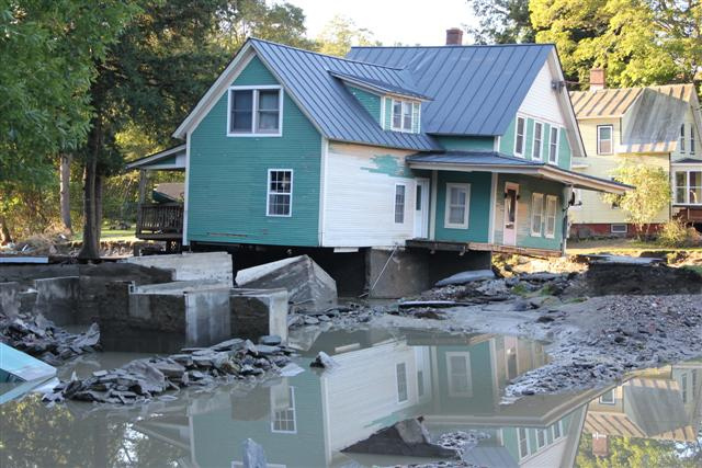 Houses were severely damaged after Hurricane Irene came through Bethel, Vt. on August 28, 2011 (<span about='http://www.flickr.com/photos/usfwsnortheast/6097388100' xmlns:cc='http://creativecommons.org/ns#'><a href='http://www.flickr.com/photos/usfwsnortheast/' rel='cc:attributionURL' target='_blank'>U. S. Fish and Wildlife Service - Northeast Region</a> / <a href=http://creativecommons.org/licenses/by/2.0/ rel='license' target='_blank'>CC BY 2.0</a></span>)