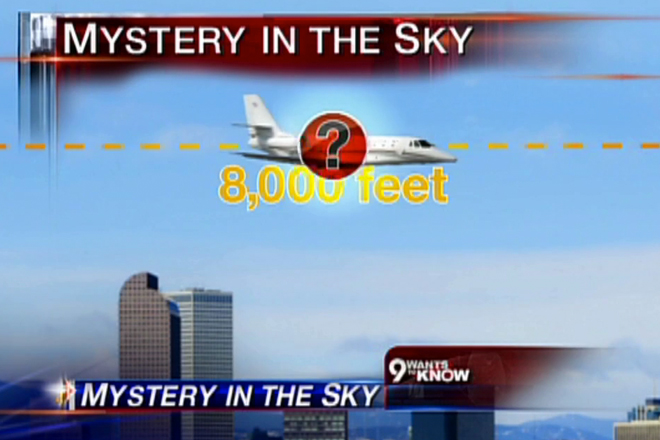 (<a href='http://www.9news.com/news/article/268207/188/Mystery-object-nearly-causes-mid-air-collision'>9news.com</a>)