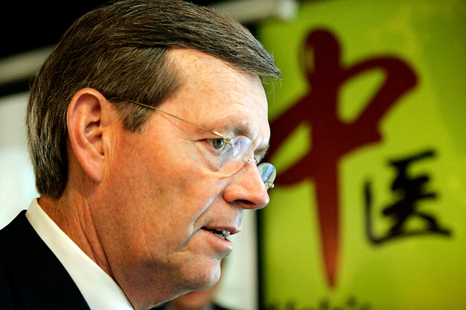 Mike Leavitt (AP/Eugene Hoshiko)