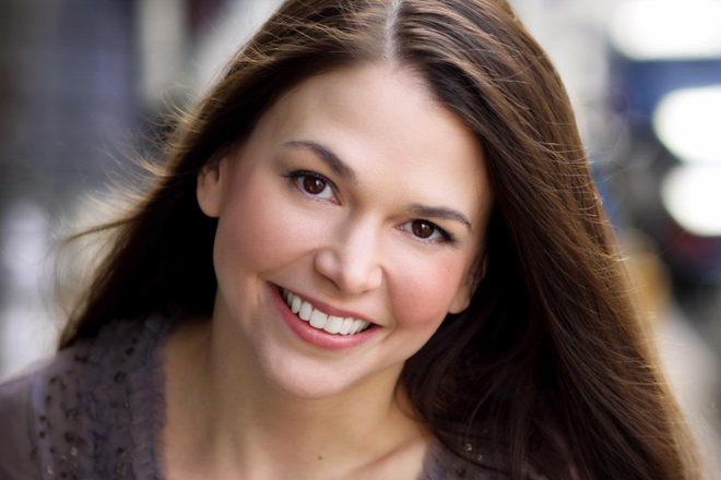 Sutton Foster (Wikipedia)