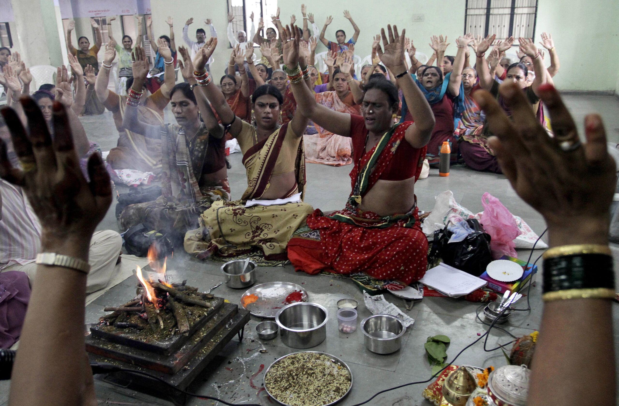 Indian eunuchs in Ahmadabad, India. (AP/Ajit Solanki)