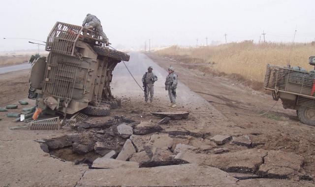 Aftermath of IED blast in Iraq, 2007 (Wikimedia/US Army)
