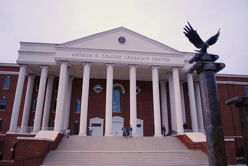 DeMoss Learning Center at Liberty University. (Wikipedia/EOverbey)