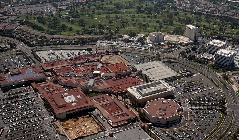 Fashion Island Mall, Newport Beach (D Ramey Logan/Wikimedia)