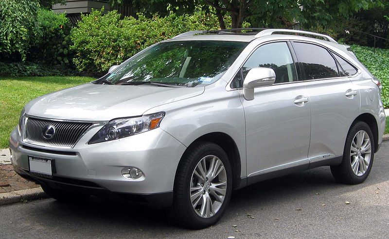 Toyota-made Lexus (Wikimedia)