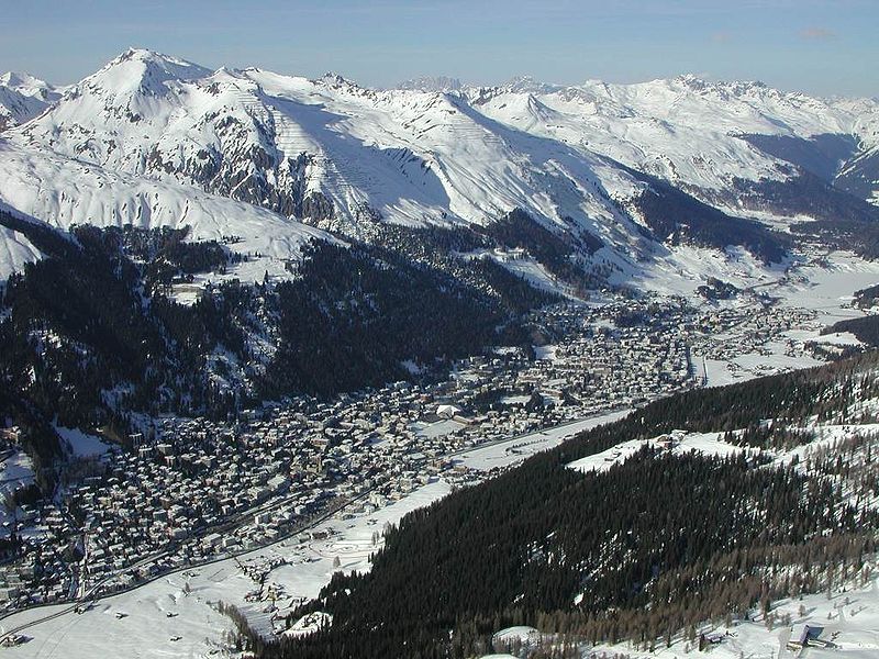 Elite seclusion at Davos (Wikimedia/Flyout)