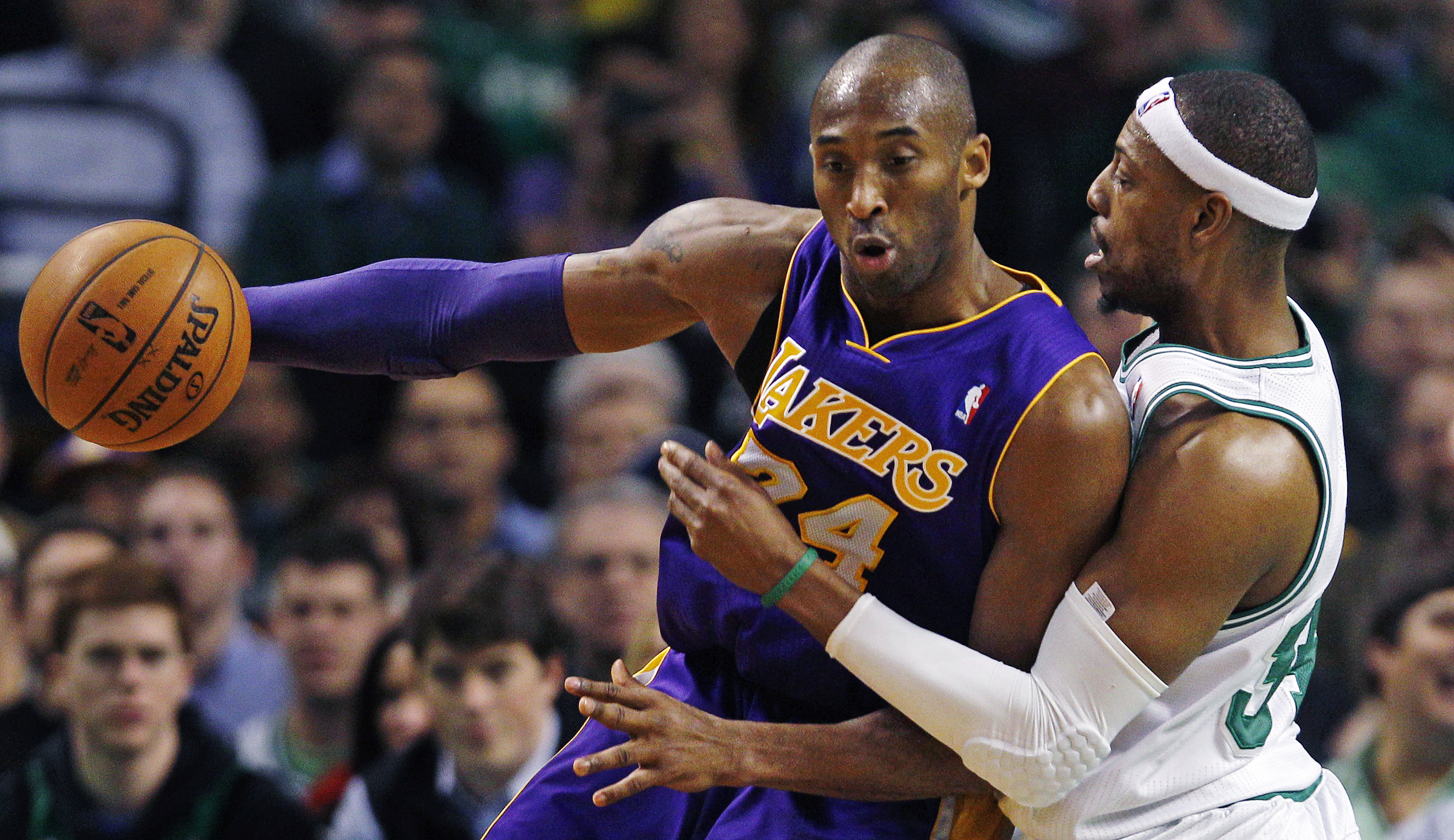 Kobe Bryant (AP/Charles Krupa)